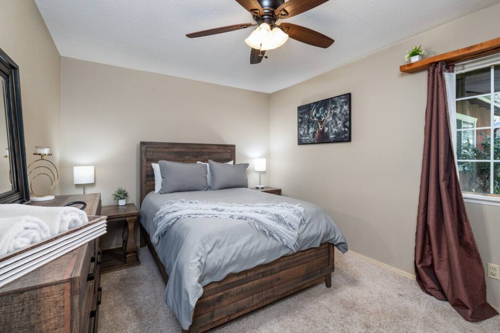 bedroom with full bed