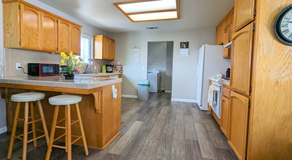 fully equipped kitchen