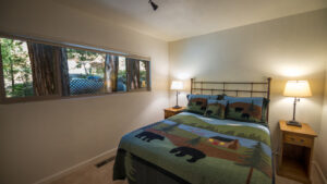 bedroom with queen bed