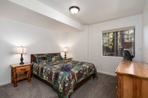 bedroom with queen bed