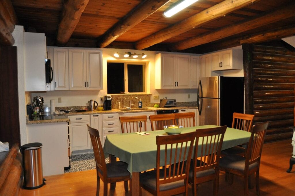 dine in kitchen