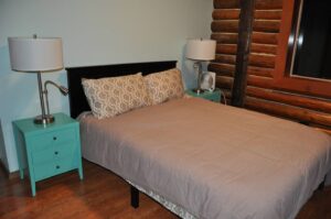 bedroom with queen bed