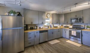 fully equipped kitchen