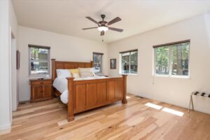bedroom with kin gbed